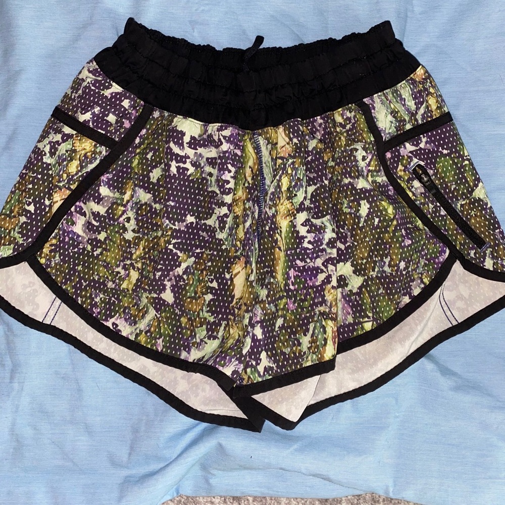 Lululemon tracker shorts size 8